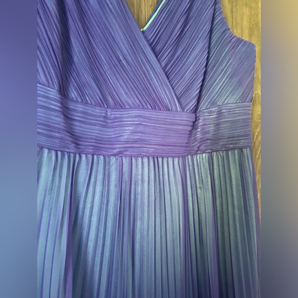 Blue and Aqua Laura Plus iridescent gown with jewel detail, NWOT, sz 18W - Picture 4 of 12